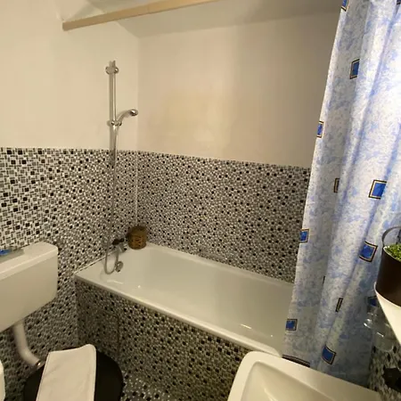 فندق فندق كريستال 3*